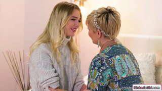 Big tits milf gomar thau nga një pjesë e vogël, tits lezbike babe