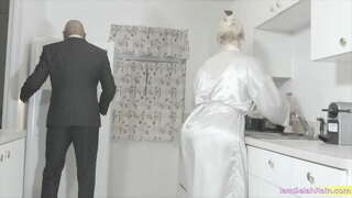 Selah Shirat e Marrë Këtë Proteinë e Mbushur BBC Si Asgjë