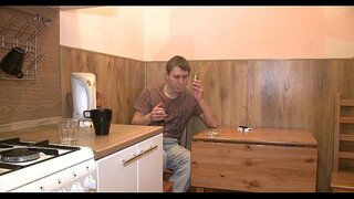 Ωραίο group-sex με το teen κορίτσι