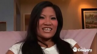 Christina Aguchi Swallows Të Madhe Të Lagësht Ngarkesës Së Jizz