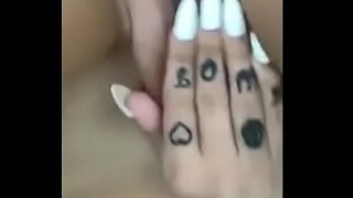 Kate Muffmuncher Solo, duke u ngjyhet