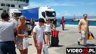 ���ারমো ফিল্মি এরোটিকজন-এমআই&amp;#281;ডিজি প্রোমেম, একটি হোটেলেম - ওয়াইস্ট&amp;#281; পুজে সারা [ পোড্রিওয়াকজে ]