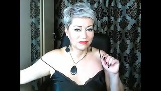 ���ानदार रूसी MILF टी. उनको मीठो योनी mercilessly मा एक तातो निजी शो ...