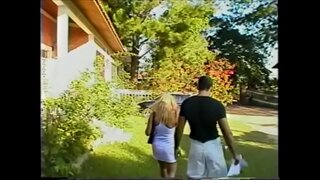 Melyn poeth rhefrol bunduda