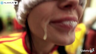 Blindfolded Brunette Deepthroat Omkhulu Cock kwaye Facial POV