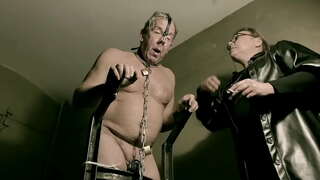 Mistress aprel - qora catsuit lateks qul ishlatilgan